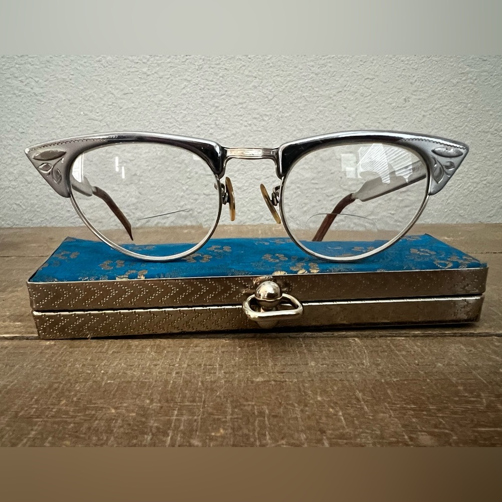Vintage 1950s Cat Eye Glasses Silver Metal Leaf Scroll Detail With Case